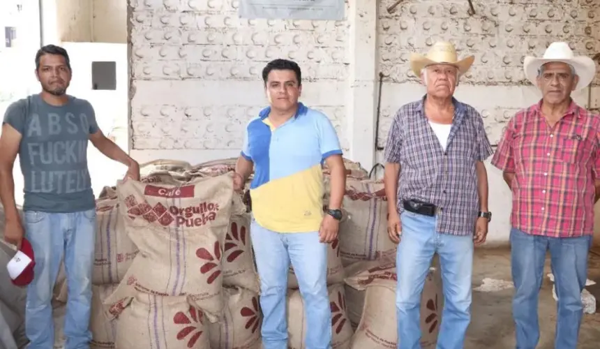 Productores de café del municipio de Huitzilan de Serdán, Puebla. Foto: Cortesía