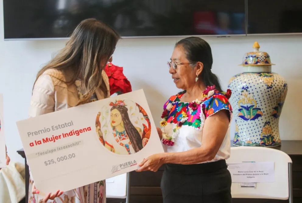 Las mujeres reconocidas con este importante galardón son originarias de  Cuetzalan, Tlaola y Zapotitlán de Méndez. Foto: Gobierno de Puebla