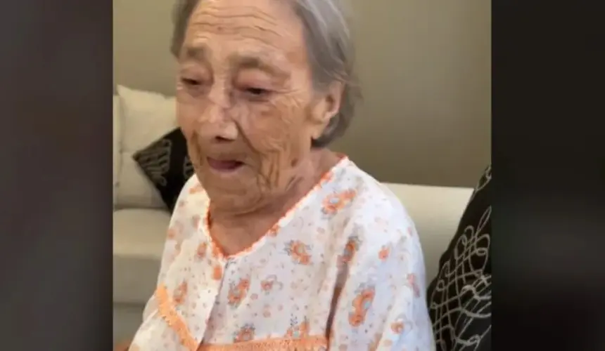 Abuelita se vuelve viral en Tiktok al pedirle una canción Alexa