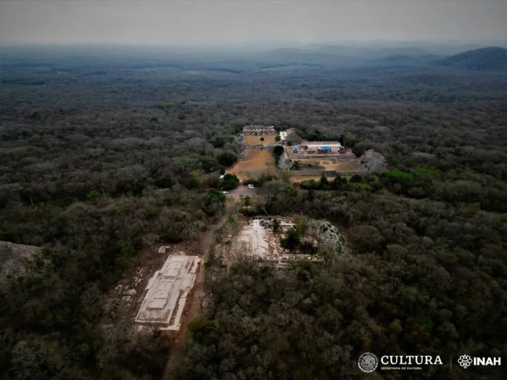 Arqueólogos descubren dos conjuntos habitacionales en la Zona Arqueológica de Kabah en Yucatán