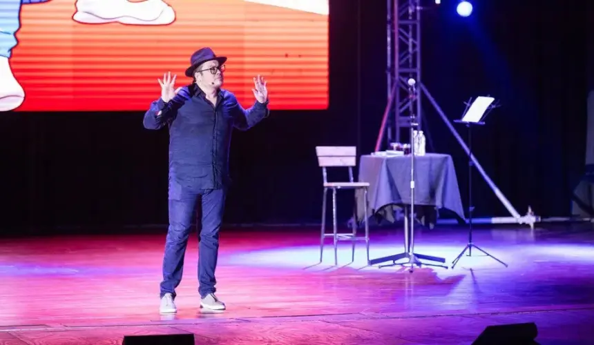 El comediante Franco Escamilla tiene programado un espectáculo en Puerto Vallarta, Jalisco. Foto: Cortesía