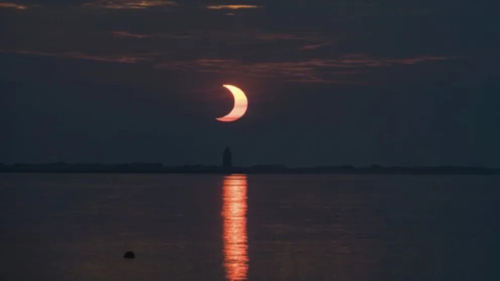 Eclipse solar anular 2023. ¿Cuándo es y por qué no debo mirar directo al cielo ese día?