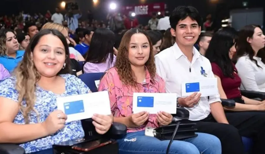 Otorgan becas a más de 2 mil estudiantes en Caborca y Moctezuma, Sonora