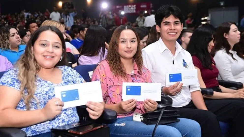 Otorgan becas a más de 2 mil estudiantes en Caborca y Moctezuma, Sonora