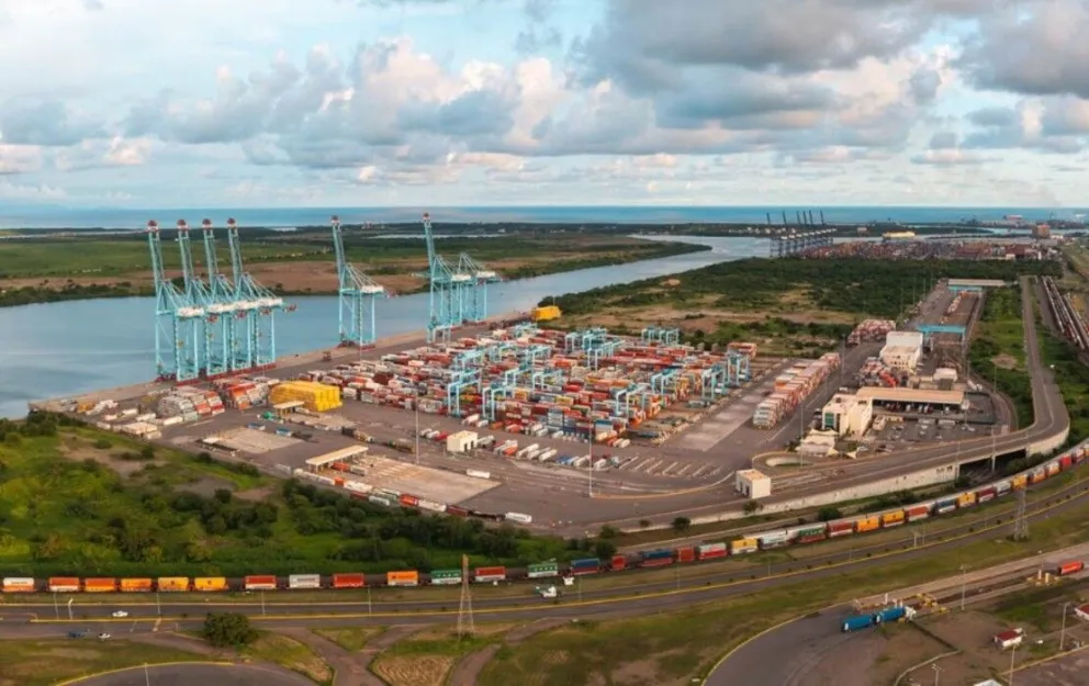 La expansión permitirá aumentar la capacidad de rendimiento anual de la terminal portuaria. Foto: APM Terminals 