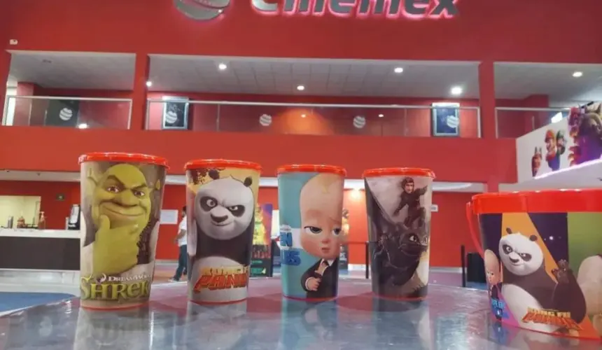 Precio de los vasos coleccionables y la cubeta palomera de Dreamworks en Cinemex. Foto: Vasos De Cine Y C.