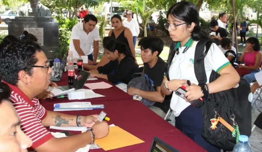 Becas de transporte para estudiantes del municipio de Benito Juárez en Quintana Roo. Foto: Cortesía