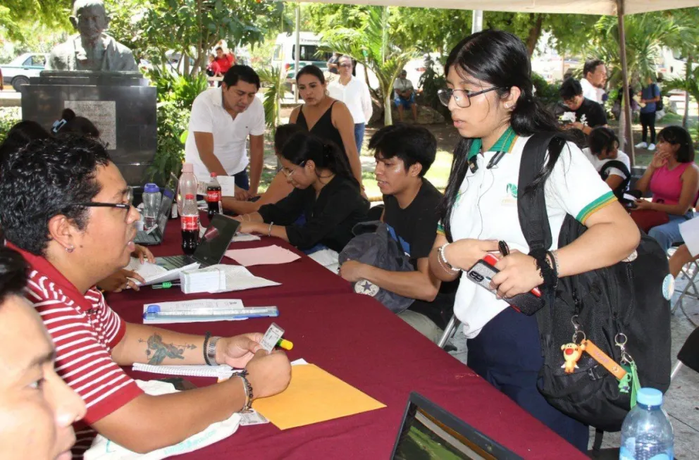 Becas de transporte para estudiantes del municipio de Benito Juárez en Quintana Roo. Foto: Cortesía