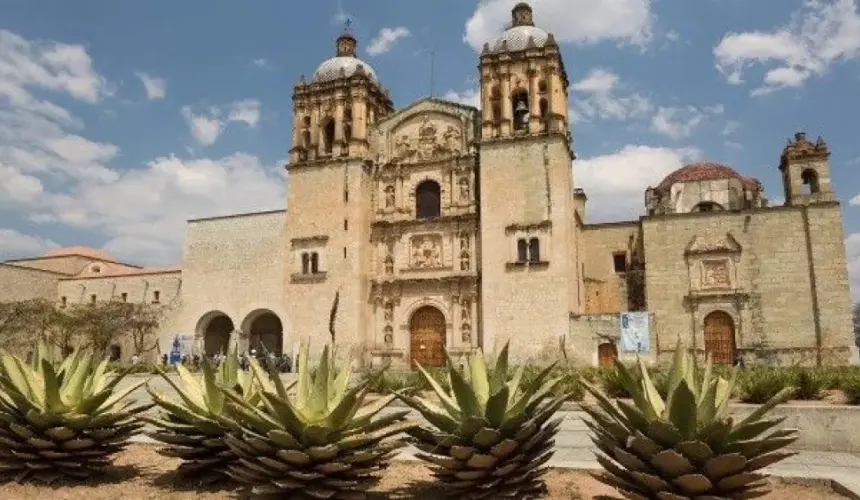 Oaxaca y Guanajuato a tan solo una hora de distancia