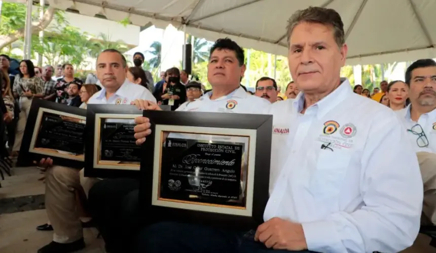 Gobierno de Sinaloa conmemoran el Día Nacional de Protección Civil y entrega equipamiento.