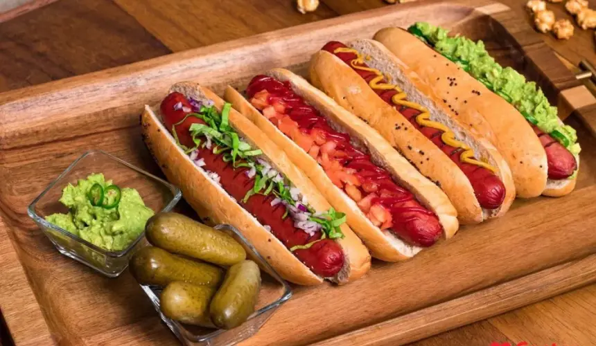 Un usuario de TikTok compartió el secreto para preparar los hot dogs de Costco en casa. Foto: Costco