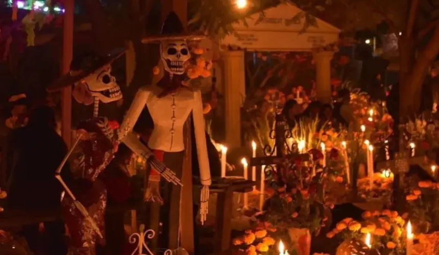 Cómo se celebra el Día de Muertos en Michoacán.