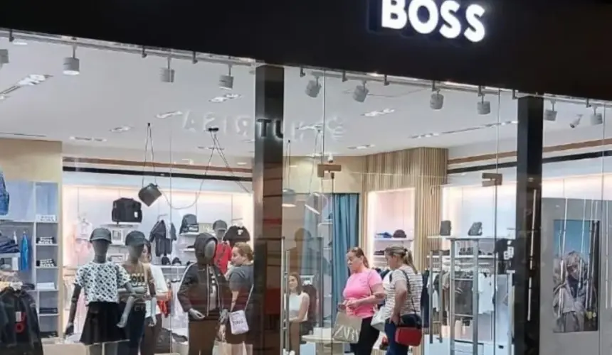 Ya abrió la tienda BOSS Kidswear en plaza Forum Culiacán. Foto: Car224