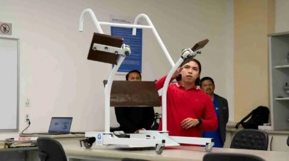 Estudiantes del Tec Puebla crean innovador dispositivo de movilidad para adultos mayores