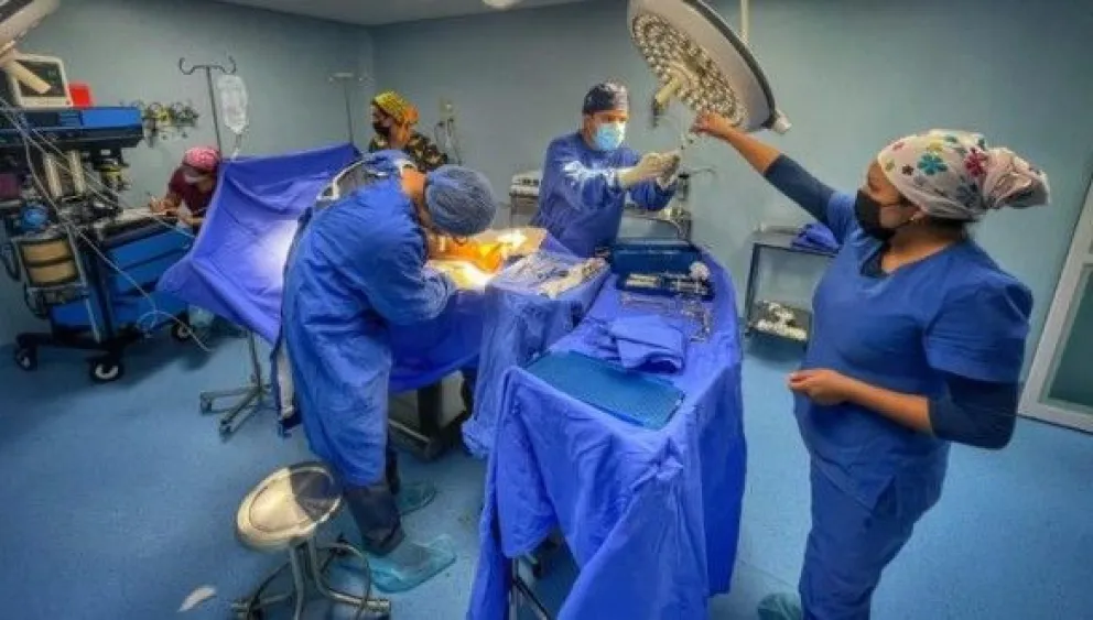 Cruz Roja de Toluca realiza la primera cirugía de columna a un paciente de 65 años