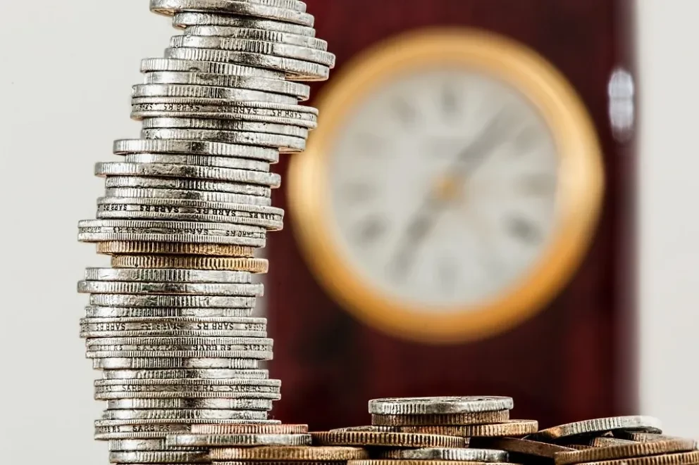 BONDDIA y Cetes son de las opciones más seguras para comenzar a invertir. Foto: PxHere