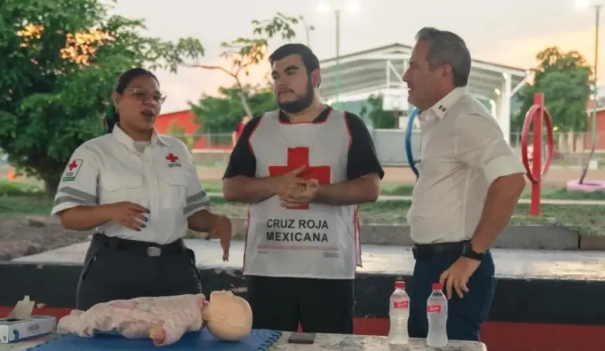 Más de 40 asistentes aprendieron cómo actuar ante diversos casos de emergencias médicas. Foto: Cortesía