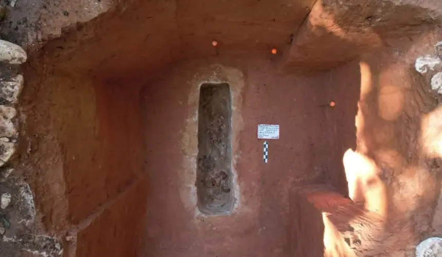 Descubren entierro humano con ofrenda en Palenque, Chiapas