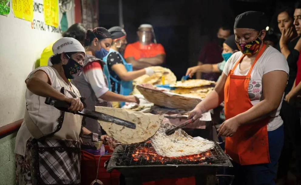 Feria de la Tlayuda, la Nieve y el Mezcal 2023 en la CDMX. Foto: Cortesía