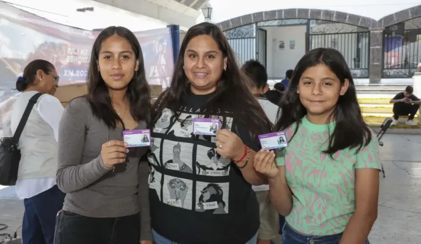 Con la tarjeta Tarifa UniDos en Querétaro, los estudiantes y el resto de los beneficiarios solo pagarán 2 pesos en el transporte público. Foto: Cortesía