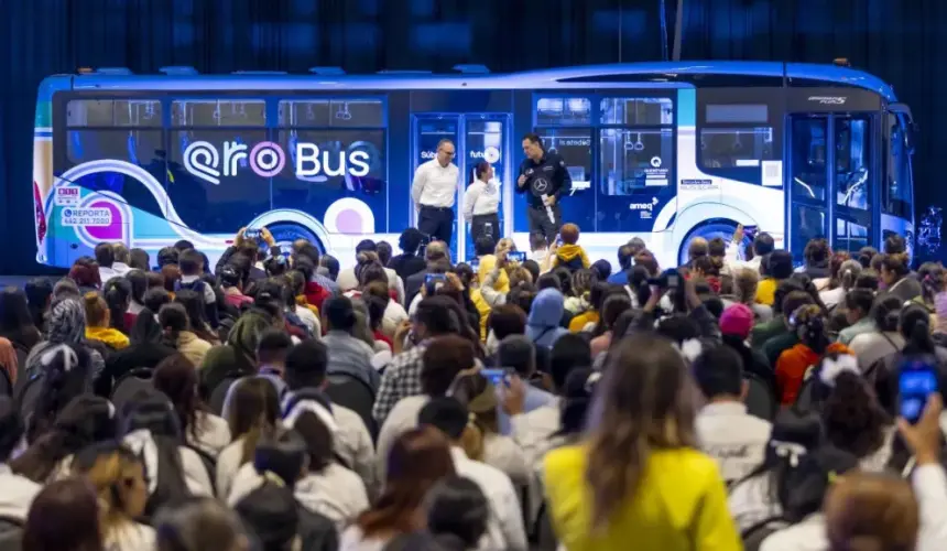 Presentan de manera oficial los nuevos autobuses urbanos de Querétaro. Foto: Cortesía