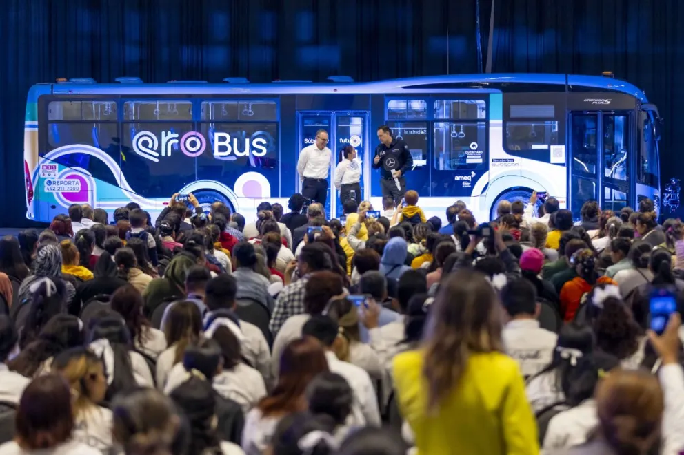 Presentan de manera oficial los nuevos autobuses urbanos de Querétaro. Foto: Cortesía