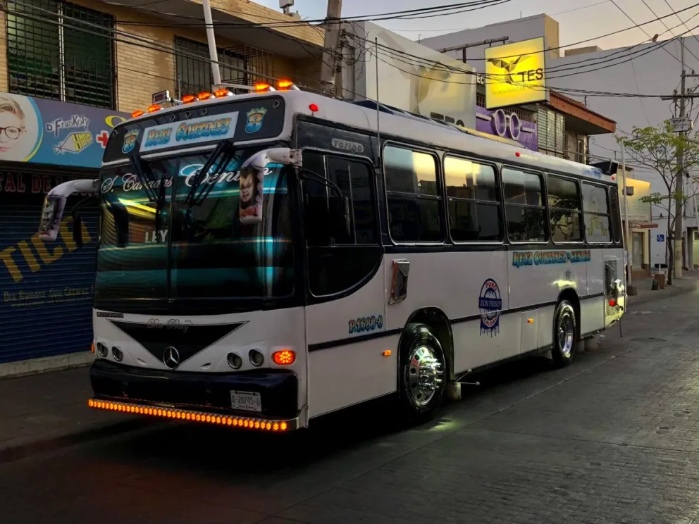 Anuncian paraderos provisionales de camiones de transporte público por próximo cierre de la avenida Álvaro Obregón.