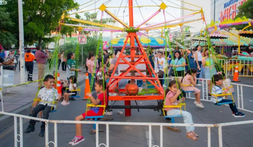 Niños y niñas se dan vuelo en la Feria Familiar en el 492 Aniversario de Culiacán.