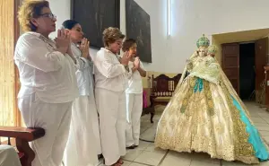 El vestido con hilos de oro que luce la Virgen de El Rosario, Sinaloa