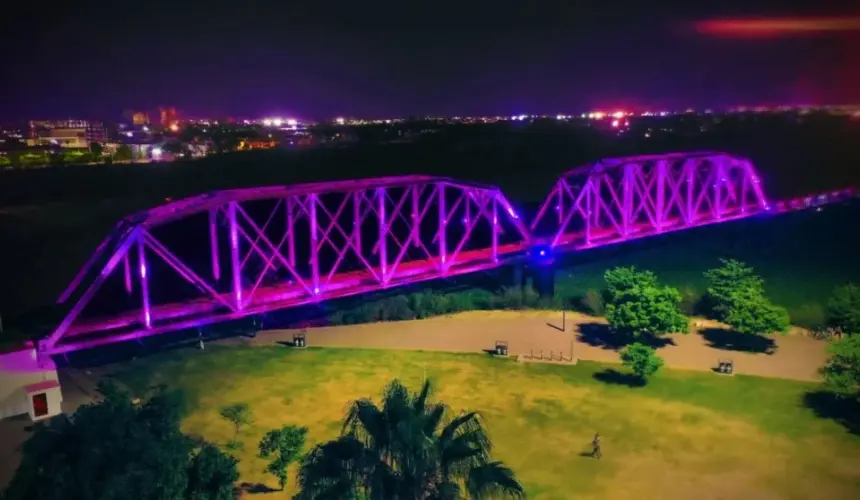 Puente Negro se viste de rosa en conmemoración al Día Mundial contra el Cáncer de Mama