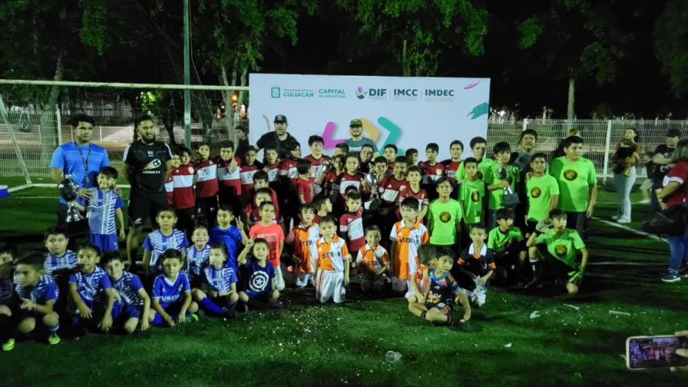 Los niños y niñas dejaron el alma en la cancha en el primer Torneo Popular de Futbol Infantil que se organizó en el marco del 492 aniversario de Culiacán.