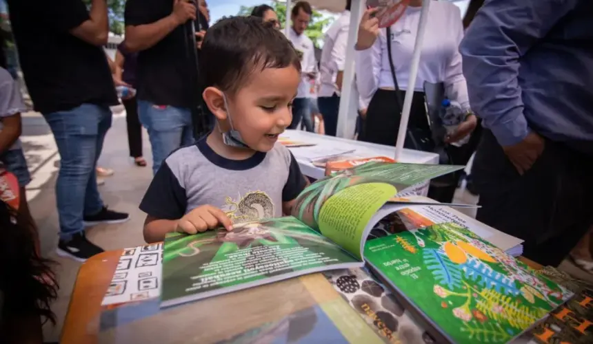 Con fomento a la lectura combaten la violencia en Alturas del Sur