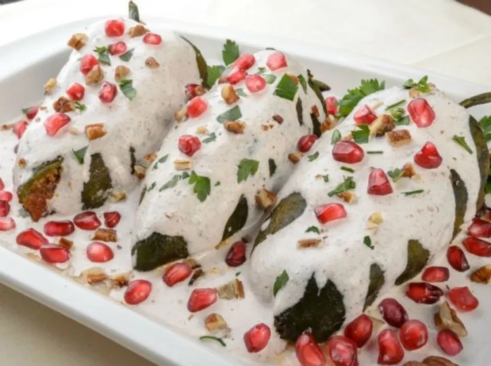 Aprende a preparar unos deliciosos Chiles en Nogada