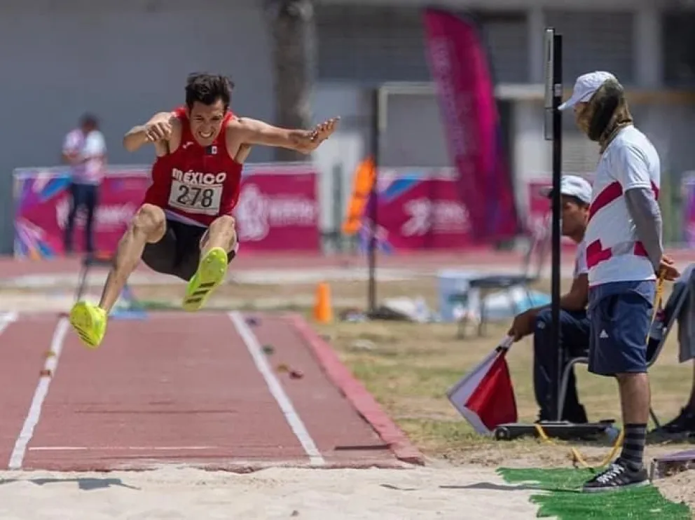 Jorge Benjamín González Sauceda en Tokio 2020, concluye entre mejores cinco saltadores de longitud.