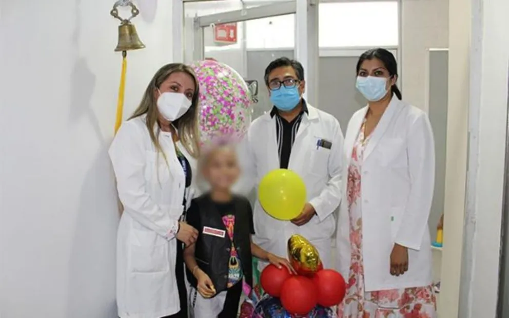 La pequeña de 8 años recibió un tratamiento llamado Protocolo Total XV en el ONCOCREAN del IMSS Morelos. Foto: Cortesía