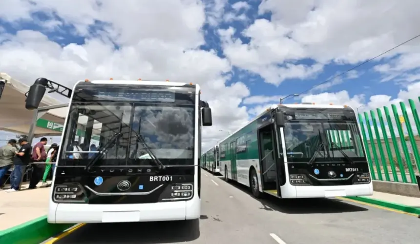 Conoce más de las comodidades de las nuevas unidades de trasporte rápido, MetroRed en San Luis Potosí. Foto: Cortesía