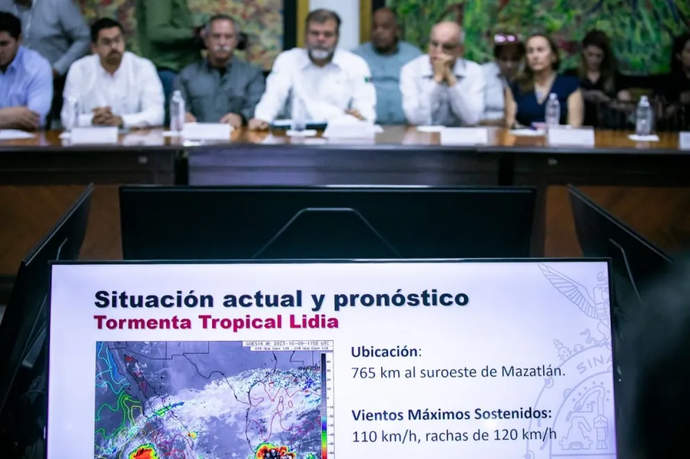 Ante cercanía de la tormenta tropical Lidia en Sinaloa, instalan sesión permanente del Consejo Estatal de Protección Civil.