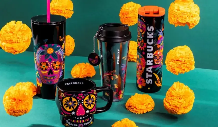 Los nuevos vasos de Starbucks para celebrar el Día de Muertos fueron lanzados a la venta desde el 2 de octubre. Foto: Starbucks México