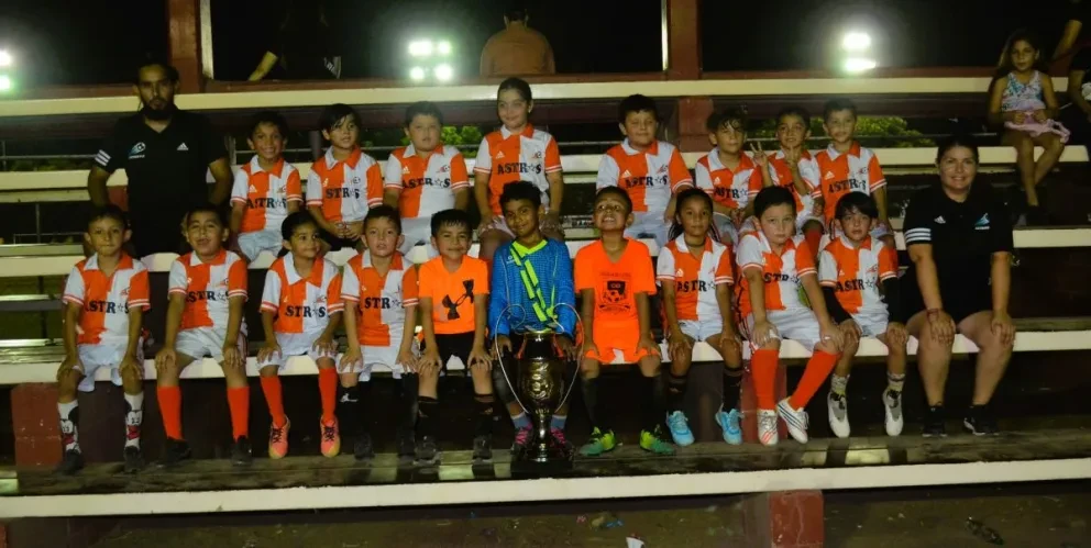 El equipo Astros FC, entrena los días martes y jueves por las tardes en el campo deportivo que se ubica en la colonia Adolfo López Mateos. Foto: Juan Madrigal