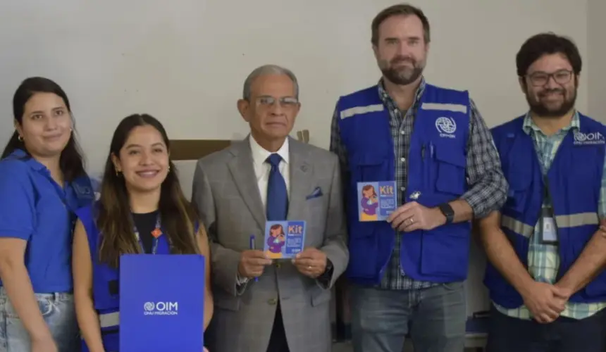 La Organización Internacional para las Migraciones (OIM) dona artículos de higiene personal. Foto: Cortesía