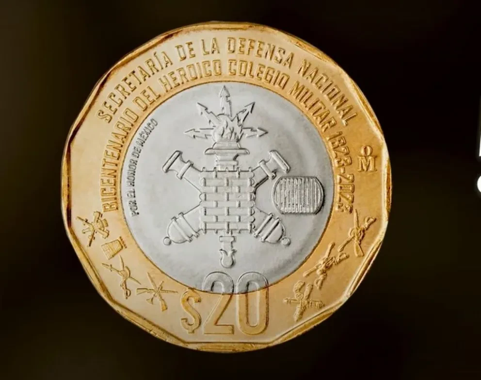 La nueva moneda de 20 pesos tiene detalles alusivos al Heroico Colegio Militar. Foto: Banxico