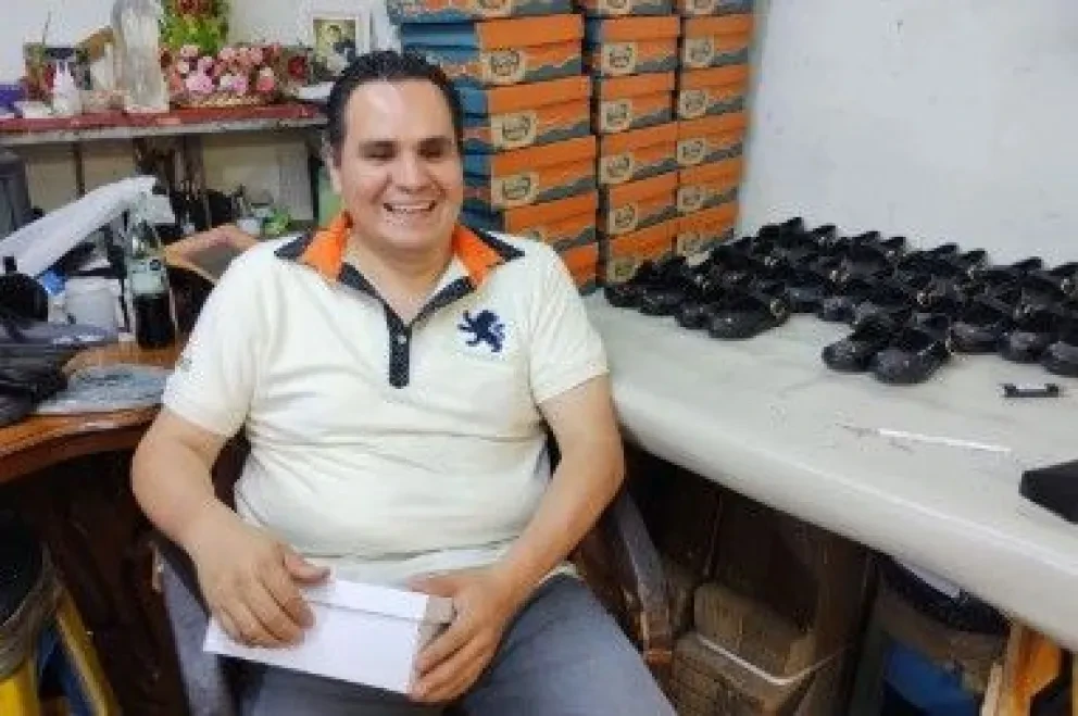 El ciego más testarudo que pone paso firme a su vida en Guanajuato