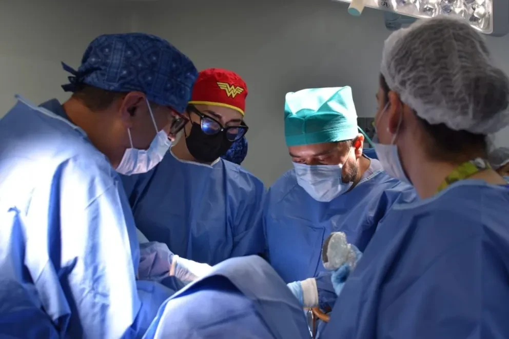 Doctores del Issste de CDMX realiza con gran éxito cirugía fetal