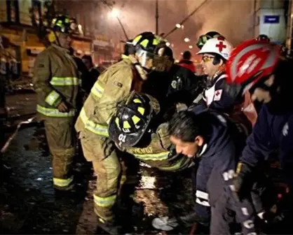 Bombero sonorense sobrevive a incendio y colapso de bodega en acto de valentía