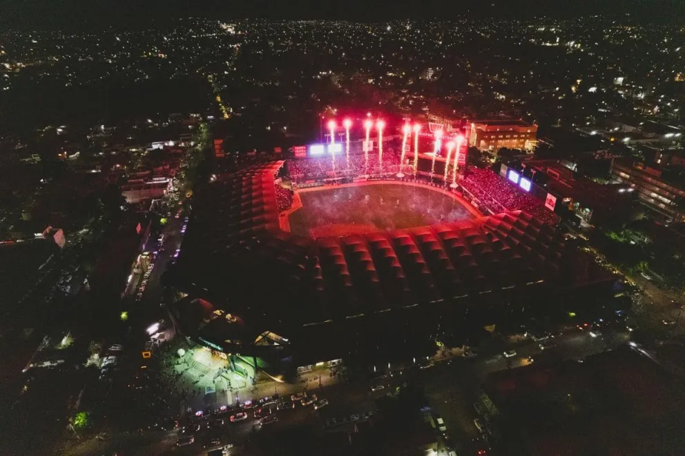 Miles de aficionados de todas las edades se dieron cita en la casa de los Tomateros en el acto inaugural de la Liga Arco Mexicana del Pacífico temporada 2023-24.