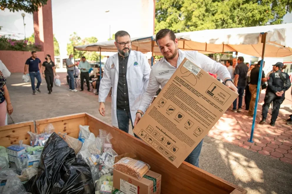 Segundo Maratón de Medicamentos Uniendo Corazones por la Salud en Guasave. Foto: Cortesía