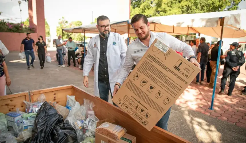 Segundo Maratón de Medicamentos Uniendo Corazones por la Salud en Guasave. Foto: Cortesía