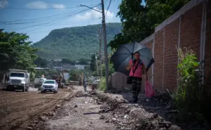 ¡Vialidades más cómodas y seguras! Pavimentan la calle Tierra y Libertad y reencarpetan la José Vasconcelos en colonia Amistad  en Culiacán