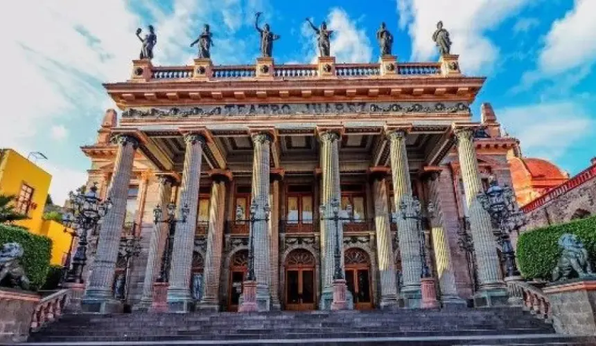 Reabren las puertas del Teatro Juárez: Majestuosidad restaurada