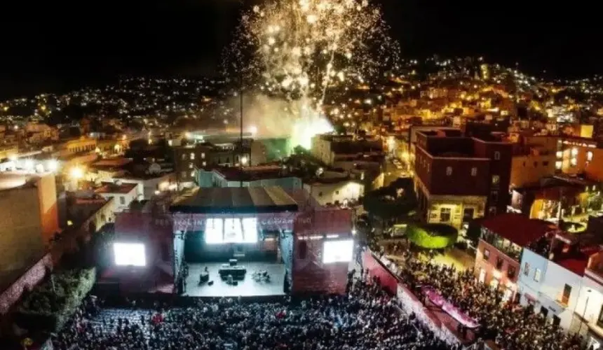 Gran afluencia turística en el primer fin de semana del Festival Internacional Cervantino